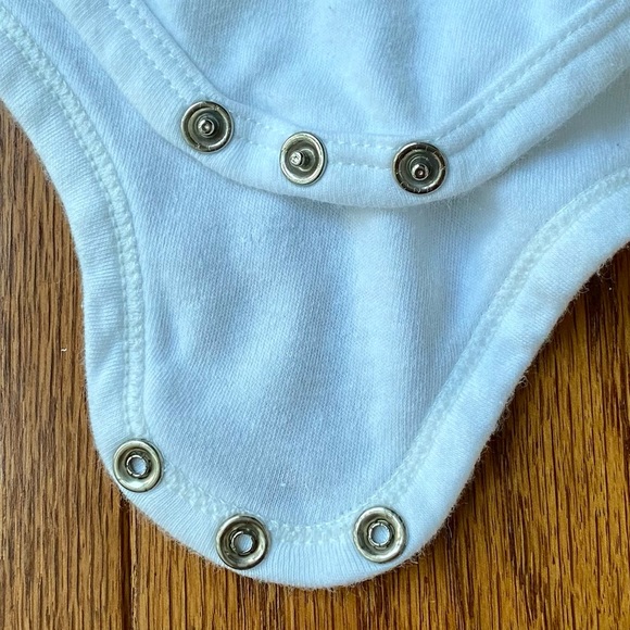 Baby gear | soft pink tutu and bow onesie. - Picture 4 of 4